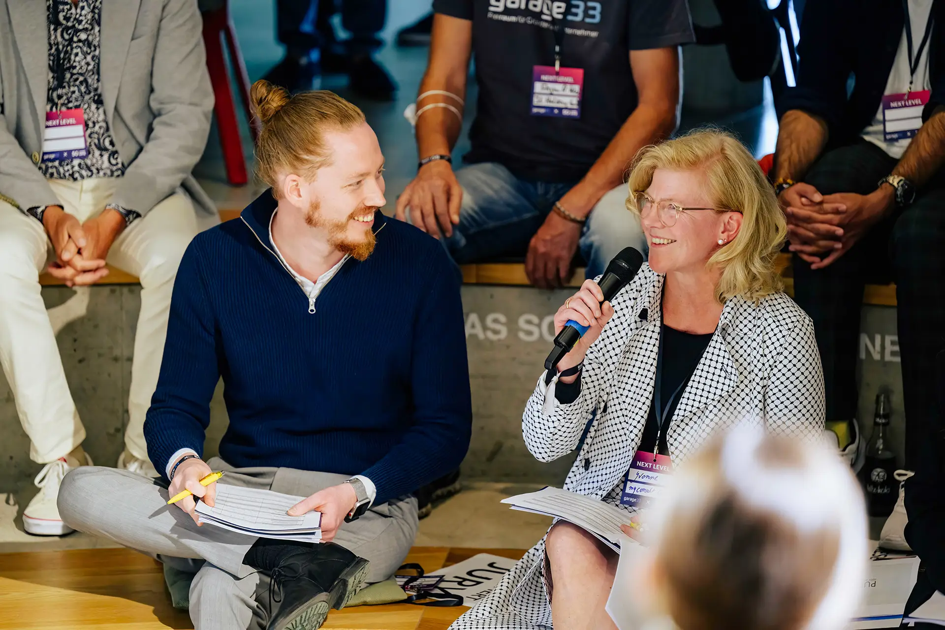 Unser Geschäftsführer Max als Juror zusammen mit Dr. Yvonne Groening als weitere Jurorin auf dem Event.