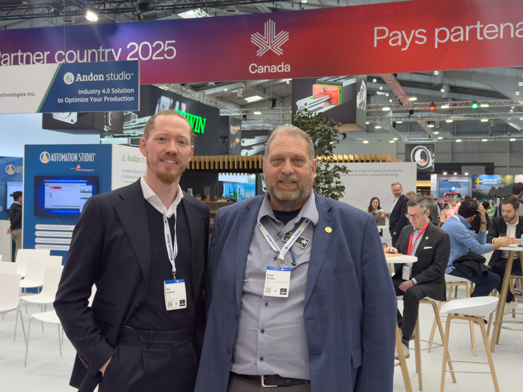 (v.r.) Frank Defalco (NGen Kanada) und Max Erdmann (Vaira) auf der Hannover Messe 2025.