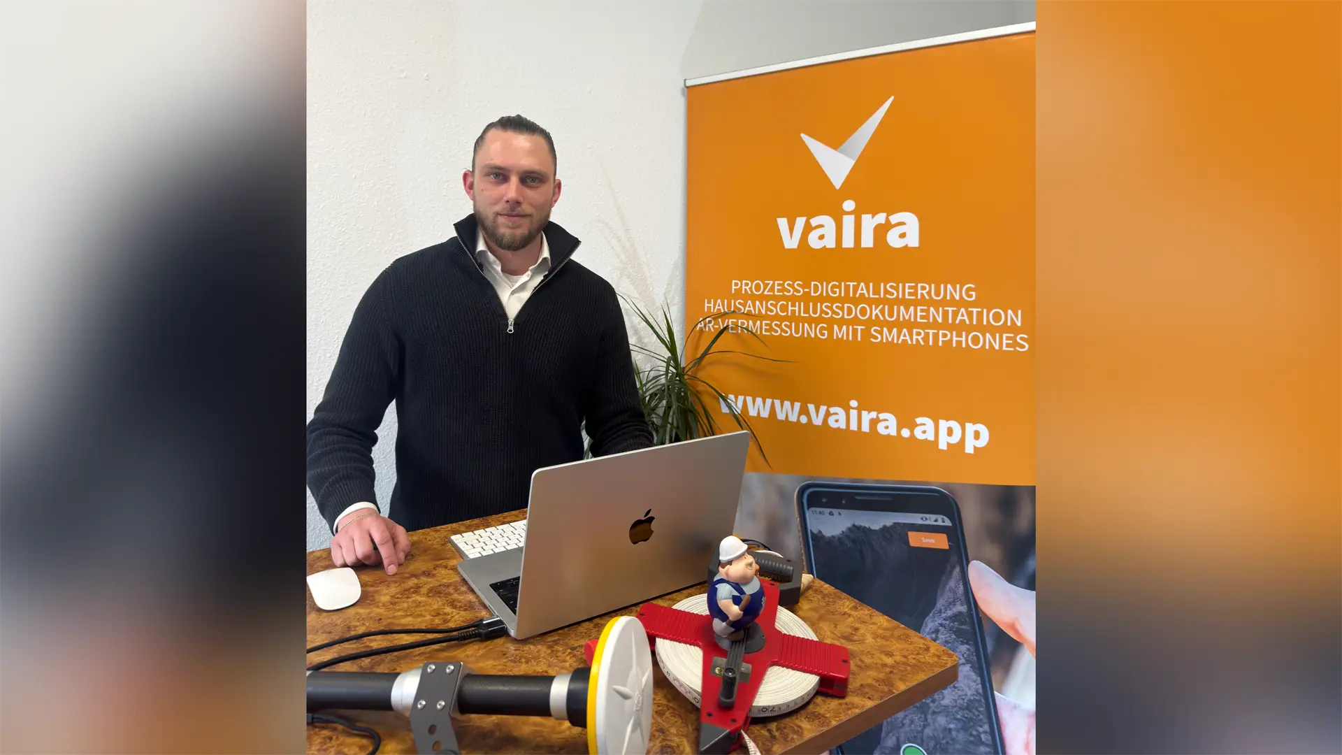 Philipp präsentiert Vaira digital auf dem 24. Übungstag der Wasserwärterfortbildung des DVGW Ortsgruppe Baden-Württemberg