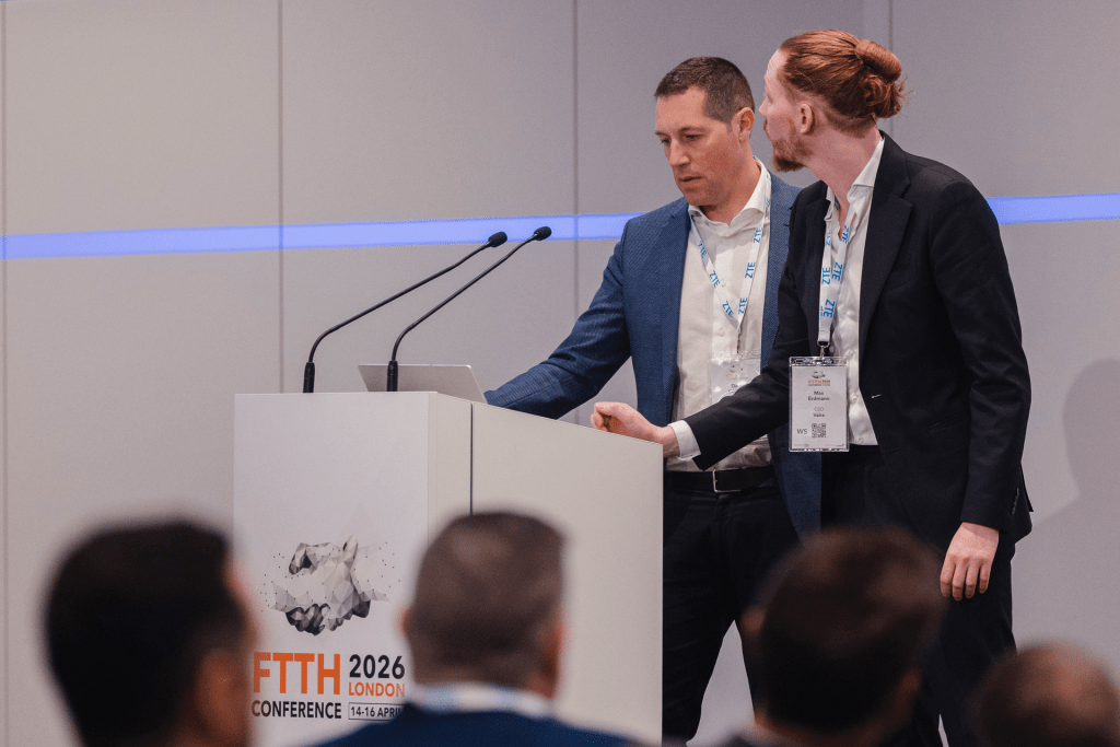 Max referiert auf der FTTH Conference 2026 in London über die digitale Baudokumentation – gemeinsam mit unserem Partner Dario Conforti von Trimble für die GNSS-Vermessung