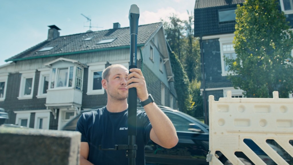 GNSS im Baugraben bei BEW Vaira Next